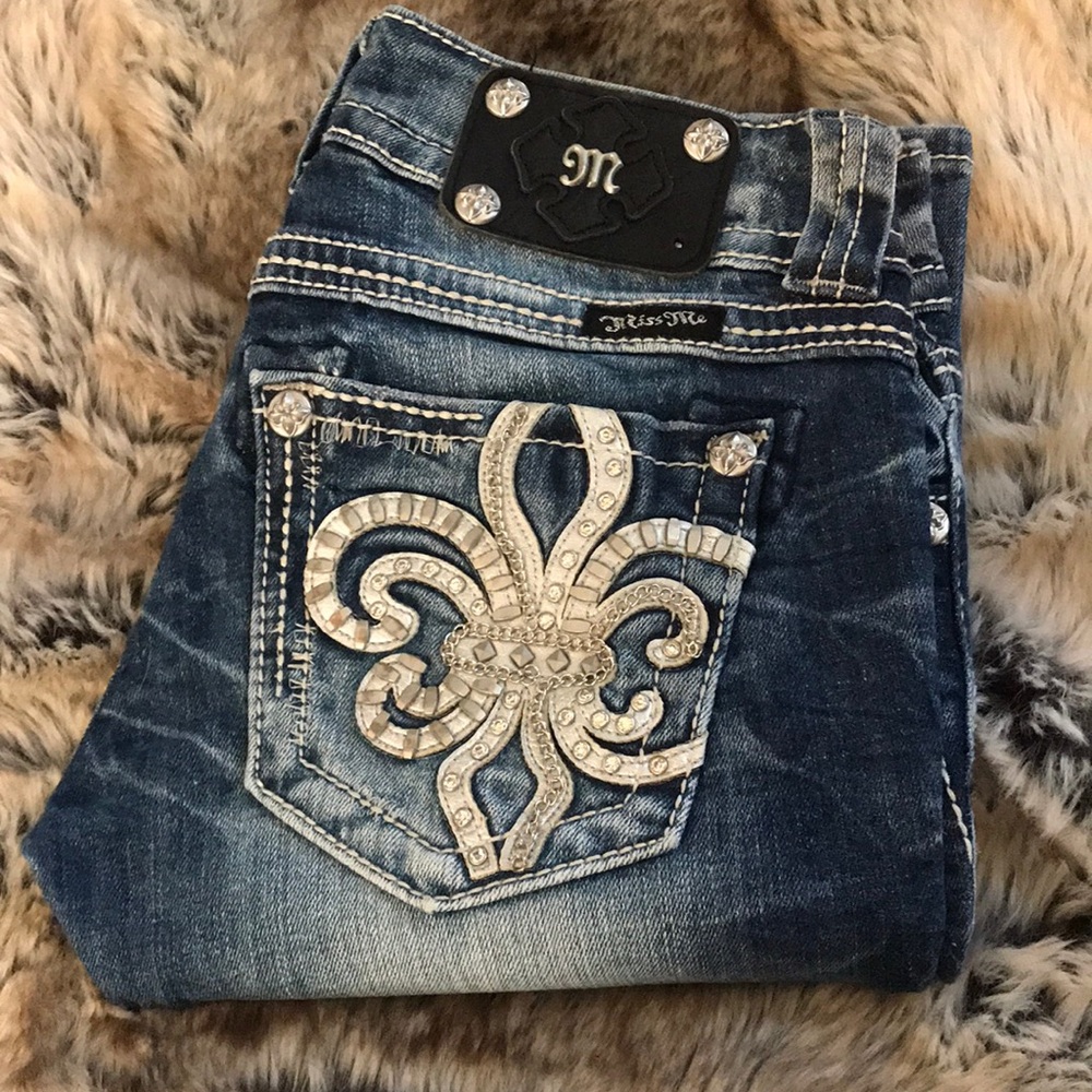 Miss Me medium wash straight leg jeans